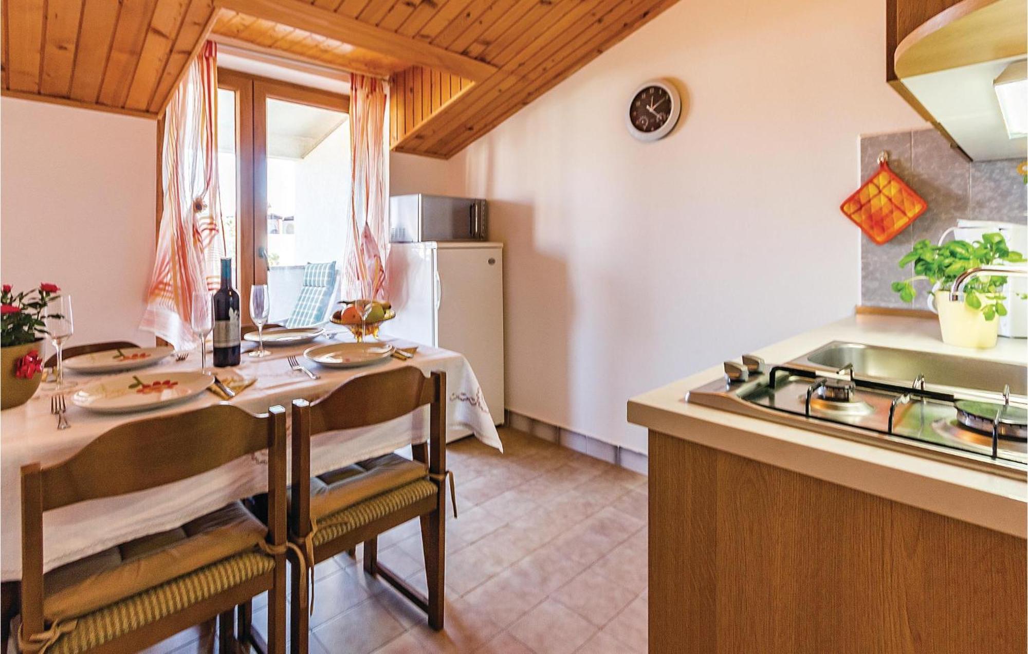 Beautiful Apartment In Pula With Kitchen المظهر الخارجي الصورة